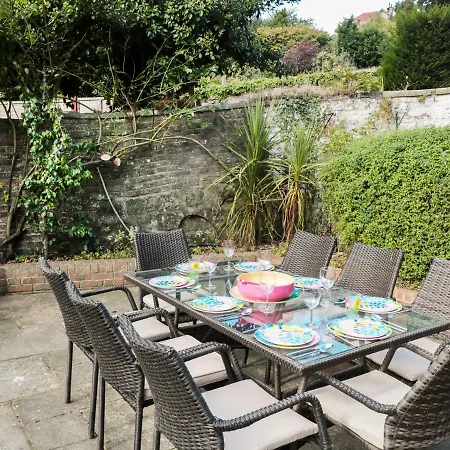 Pear Tree House Σπίτι διακοπών *